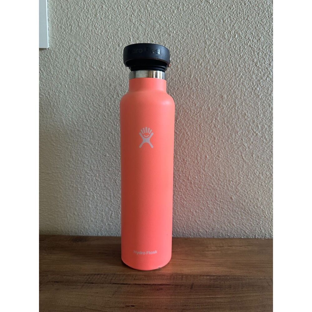Hydro Flask  24oz Coral / Pink Standard Mouth with Sports Cap Water Bottle